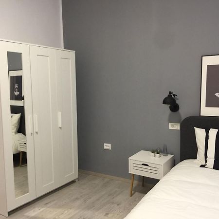 Luxury 2Bdrm Apt Boekarest Buitenkant foto