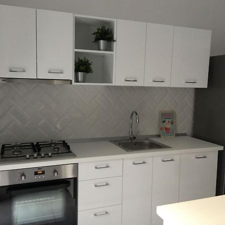 Luxury 2Bdrm Apt Boekarest Buitenkant foto
